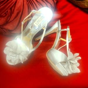 Badgley Mischka flower heels ( host pick)!!!!